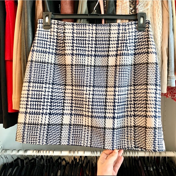 Plaid tweed mini skirt - Picture 2 of 5